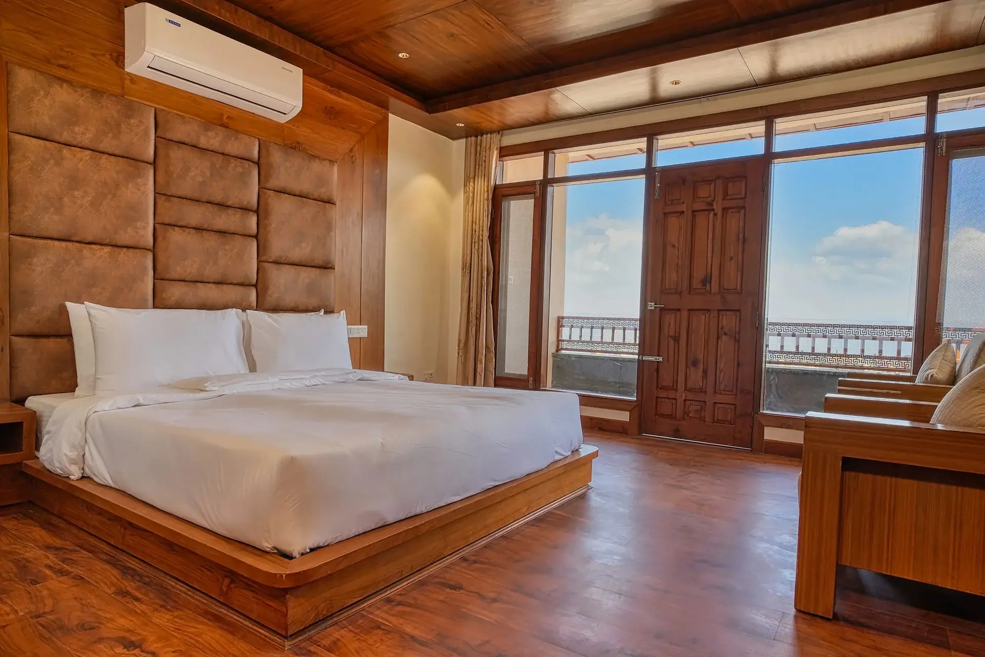 valley view rooms in Kufri